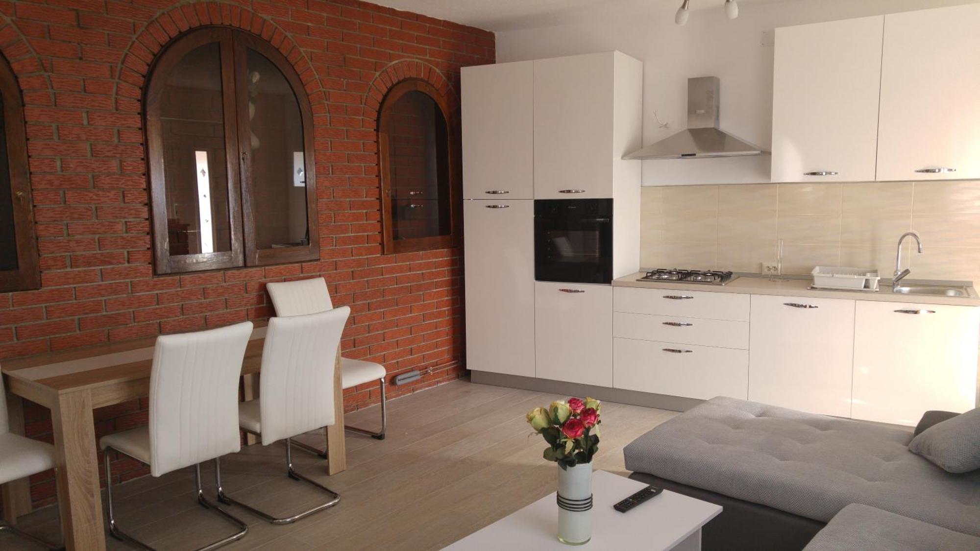 Apartments And Room Suza Сень Екстер'єр фото