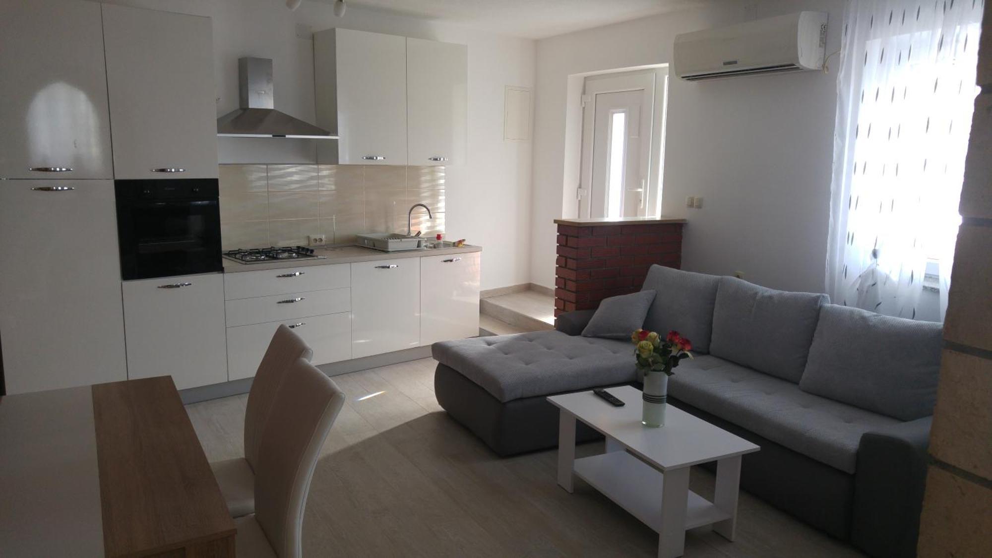 Apartments And Room Suza Сень Екстер'єр фото