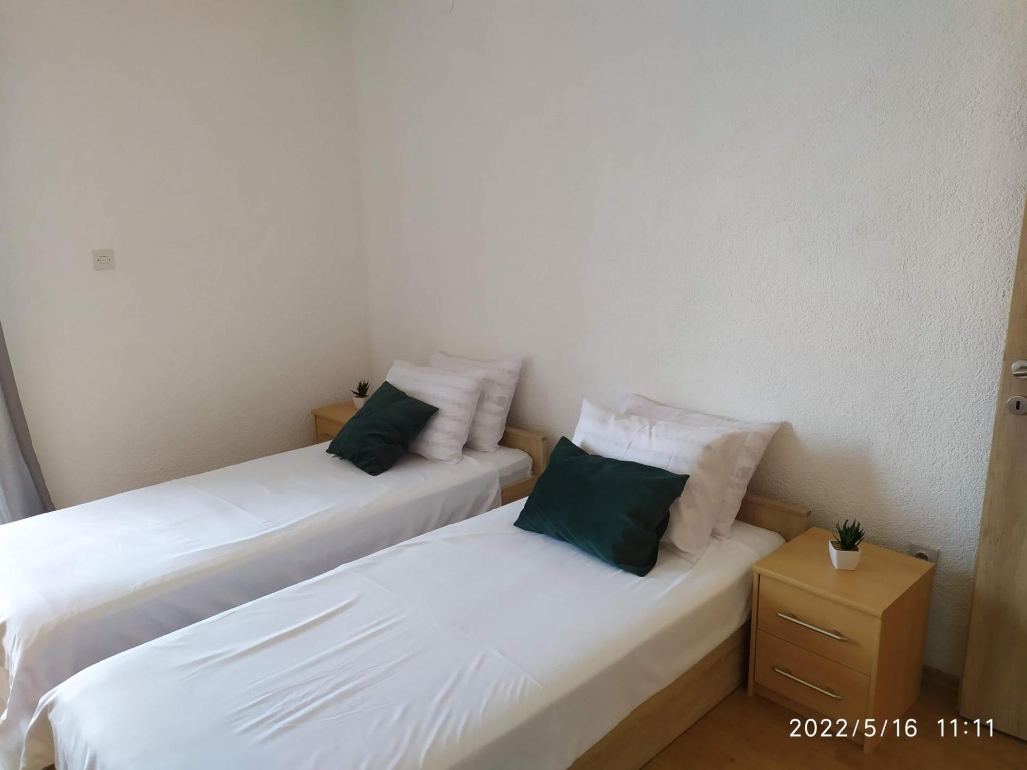 Apartments And Room Suza Сень Екстер'єр фото